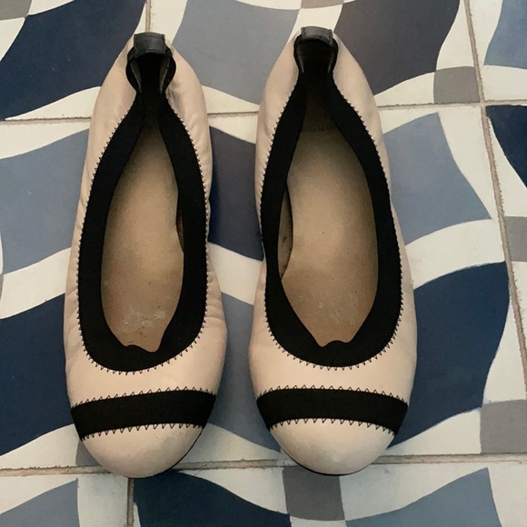 Stuart Weitzman elastic ballet flat - Picture 1 of 4